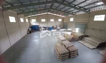 Imagem 2: OPORTUNIDADE DE LOCAÇÃO! Excelente galpão, com amplo terreno e ótima localização!