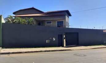 Imagem: Belíssimo sobrado com 4 quartos na Colônia