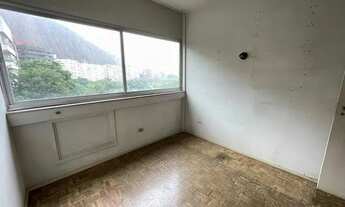 Imagem 8: Apartamento para venda possui 127 metros quadrados com 4 quartos em Lagoa - Rio de Janeiro