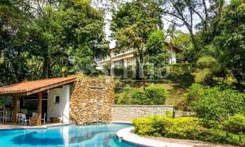 Imagem 2: Propriedade na Chácara Flora com área verde ampla e surpreendente