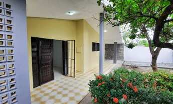 Imagem 2: Casa nos Bancários 04 Quartos sendo 01 Suíte 160m² excelente localização