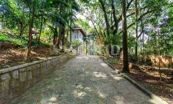 Imagem 5: Propriedade na Chácara Flora com área verde ampla e surpreendente