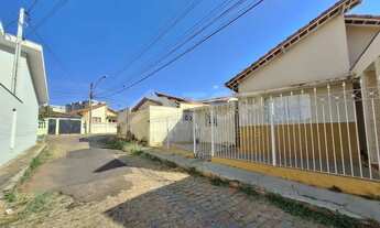 Imagem 2: CASA TÉRREA PRÓXIMO AO DIOCESANO