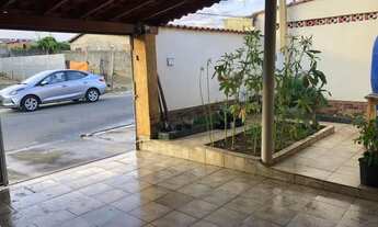 Imagem 2: Casa com 2 dormitorio edícula e garagem coberta para 2 caros