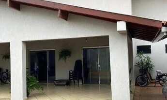 Imagem 7: Oportunidade Excepcional: Ampla Residência com Edícula no Colinos