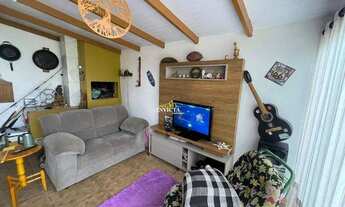 Imagem 6: Casa estilo chalé com piscina