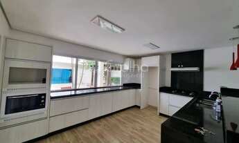 Imagem 3: Casa com 5 quartos no Sambaqui