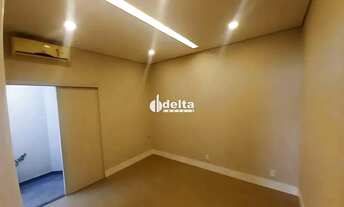 Imagem 6: Casa comercial com 3 salas disponível para locação e venda no bairro Lidice em Uberlândia