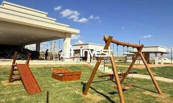 Imagem 5: Lote Residencial Jardins com localização privilegiada tendo 250 m2 e área de lazer complet