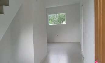 Imagem 4: Sobrado Recém Construído com 3 Dormitórios sendo uma Suíte com Varanda e um Amplo Living