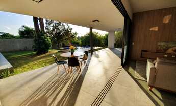 Imagem 6: Sobrado com acabamentos de primeira, móveis planejados e 2 suítes para venda em condomínio