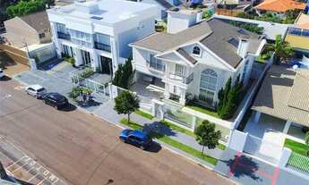 Imagem 2: Sobrado a venda com 3 Suítes semimobiliado na Região do Lago em Cascavel-PR