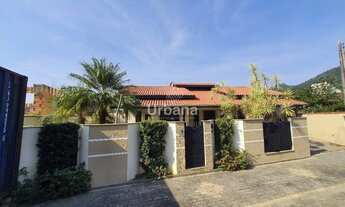 Imagem 2: Casa com 4 dormitórios no bairro Jaraguá Esquerdo em Jaraguá do Sul/SC