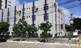 Imagem 2: Apartamento em Tirol com 2/4 + Dependência, 1 Vaga, Escada