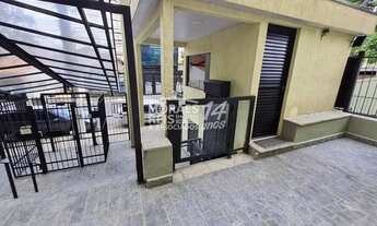 Imagem 14: Apartamento com 77m², 2 dormitórios sendo 1 suíte com armários, 1 escritório com estante e