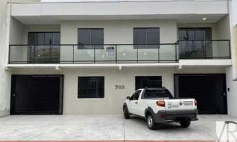 Imagem 2: Apartamento térreo com 02 dormitórios, para locação anual no centro de Balneário Camboriú