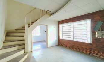 Imagem 3: Casa para aluguel possui 10 metros quadrados com 2 quartos em Petrópolis - Porto Alegre