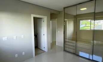 Imagem 3: Casa de condomínio sobrado para venda possui 372 metros quadrados com 4 quartos