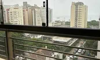 Imagem 4: Apto de 01 dormitório com armário embutido, painel e criados-mudos, bwc completo, sala com