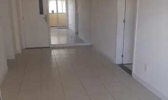 Imagem 3: Lauro 2/4, Semi mobiliado (Armários), NASCENTE, amplo, Varanda e ótima localização!