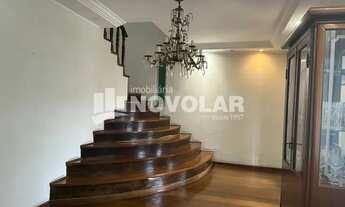 Imagem 5: Sobrado de Luxo com 3 Suítes, Garagem para 6 Veículos e Excelente Localização