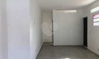 Imagem 6: Salão comercial localizado no centro de Mairiporã-SP