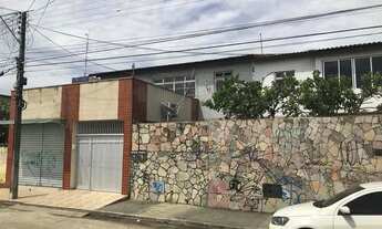 Imagem 2: Excelente Casa Residencial/Comercial no Jereissati I com Ponto Comercial e 3 Quartos