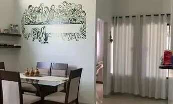 Imagem 2: Linda casa com piscina em Caratinga