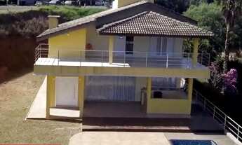 Imagem 6: Casa de condomínio sobrado para venda possui 884 metros quadrados com 5 quartos