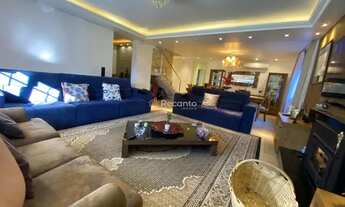 Imagem 6: Sobrado para venda possui 248 metros quadrados com 3 quartos em Vila Suica - Canela - RS