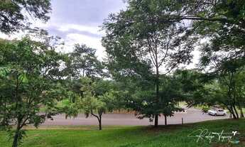 Imagem: Aldeia do Vale Terreno lateral de vale em