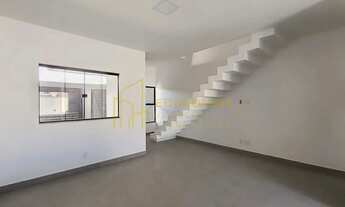 Imagem 2: Moderna Casa com 3 Quartos e Quintal no Planície da Serra Pronta para Morar!