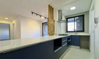 Imagem 3: Apartamento semi mobiliado de 2 dormitórios com suíte, condomínio clube, sacada com churra