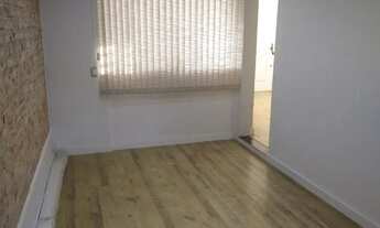 Imagem 4: Prédio com dois apartamentos tipo casa no Partenon