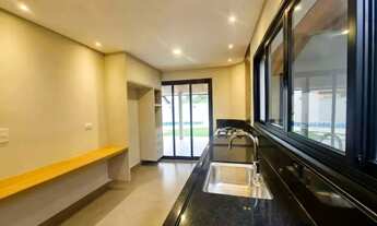 Imagem 4: Casa com quintal e piscina no Bairro Urbanova