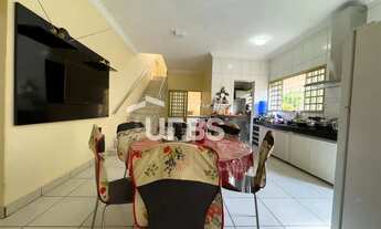 Imagem 5: VENDO SOBRADO 05 QUARTOS SENDO 03 SUÍTES 440 MT SETOR OESTE