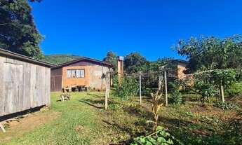 Imagem 6: Linda chácara por volta 7.500,00m², cercada de tela, casa de madeira, fundos no Rio dos Si