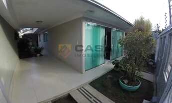 Imagem 2: Casa para venda possui 109 metros quadrados com 3 quartos em Morada de Laranjeiras - Serra