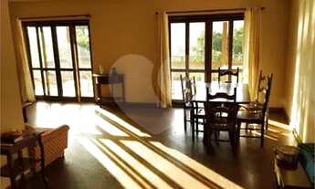 Imagem: Casa com 05 dormitórios, sendo 01 suíte