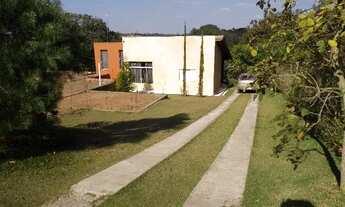 Imagem 4: Casa em construção em condomínio fechado com terrenos de 4250 metros quadrados