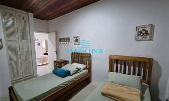 Imagem 7: Casa térrea charmosa com 3 dorms sendo 2 suítes, em condomínio familiar a poucos metros da