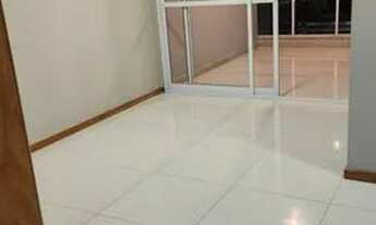 Imagem 2: Lindo 2 quartos sendo 1 suíte, 3 vagas de garagem, andar alto, todo com armários embutido