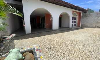 Imagem: Casa jockey em terreno comercia