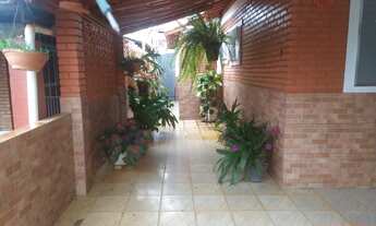 Imagem 3: Oportunidade! Chalé em Caldas Novas com 3 quartos, 1 suíte, varanda, 3km do centro