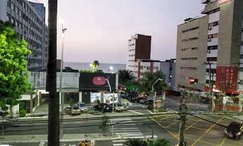 Imagem 6: Apartamento com 243m², 4 suítes, 2 varandas, 6 banheiros, ampla copa/cozinha, vista mar.