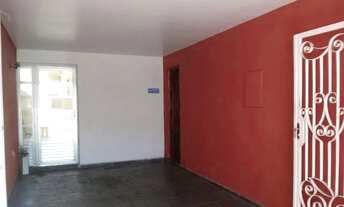 Imagem 2: Sobrado a venda com 3 dorms (1 suíte) e 2 vagas de garagem