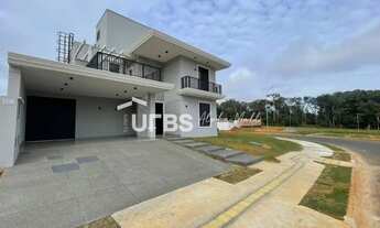 Imagem 5: Casa de condomínio sobrado para venda possui 369 metros quadrados com 5 quartos