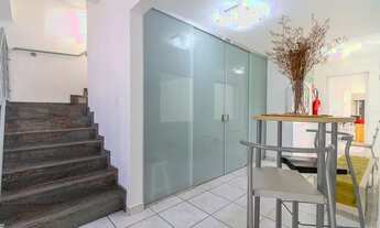 Imagem 5: Casa para venda possui 363 metros quadrados com 6 quartos em Caxingui - São Paulo - SP