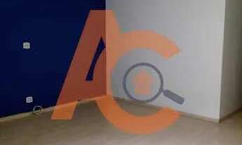 Imagem 1: Amplo apartamento de dois quartos com dependência completa em Irajá