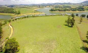 Imagem 2: Terreno em Joanópolis, vista para represa, pagto parcelado, para venda com 2000 m²